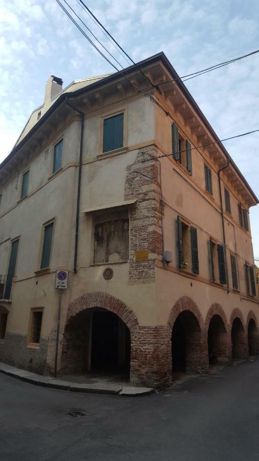 La Casa Sui Portici Apartment Verona Bagian luar foto
